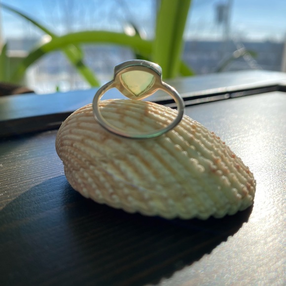 EUC TASHI faceted AQUA Chalcedony faceted ring, 925 sterling silver, size 8 - Picture 2 of 4